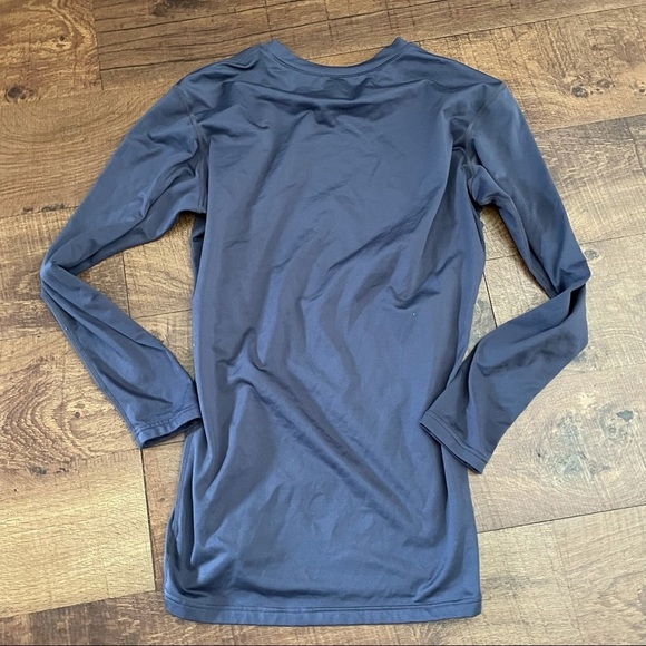 Men’s long sleeve gray Tesla brand shirt sz large (cut smaller) - Picture 5 of 5